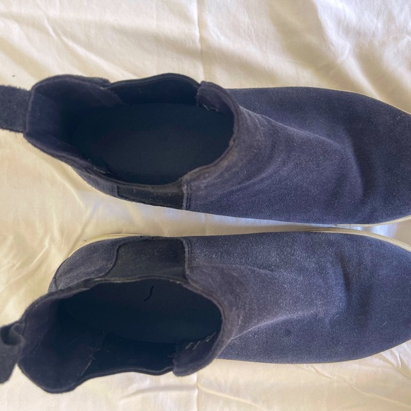 Size 10, Gordon Rush Blue suede mid ankle Chelsea sneaker style boot - Picture 2 of 4